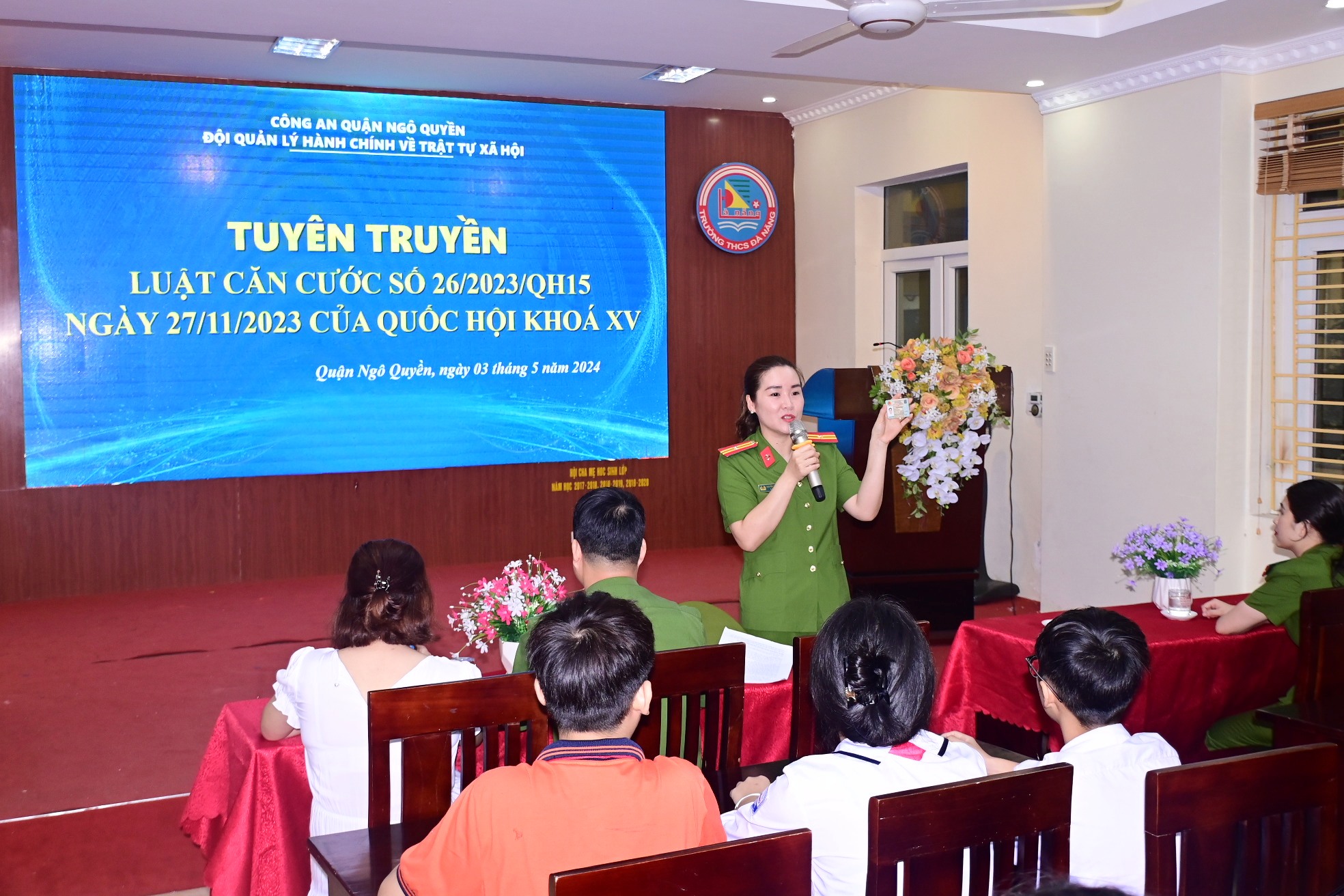 Công an quận Ngô Quyền tuyên truyền về Luật Căn cước năm 2023